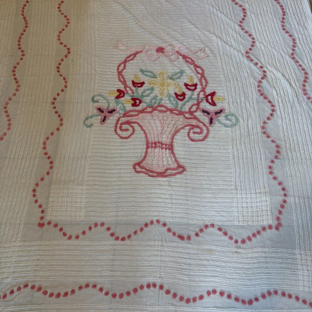 VTG Chenille Bed Spread White Pink Floral Basket Cottage Shabby Chic 90x81 Full